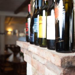 Unsere große Auswahl an verschiedenen Weinsorten lässt keine Wünsche unserer Kunden offen
